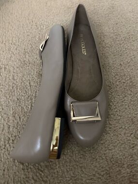 AEROSOLES Taupe Flats with Gold Accent Buckle